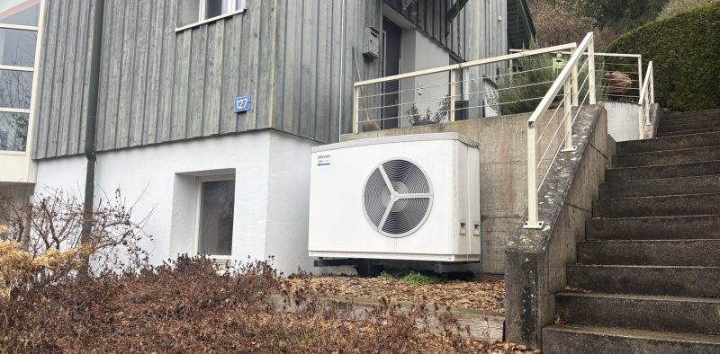 Wärmepumpe draussen in Schaffhausen Luft Wasser Wärmepumpe