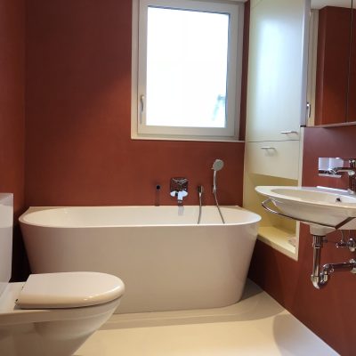 Bild 2 Badewanne in Schaffhausen – Fachgerechte Bad- und Wasserinstallationen für Neubauten und Renovierungen.